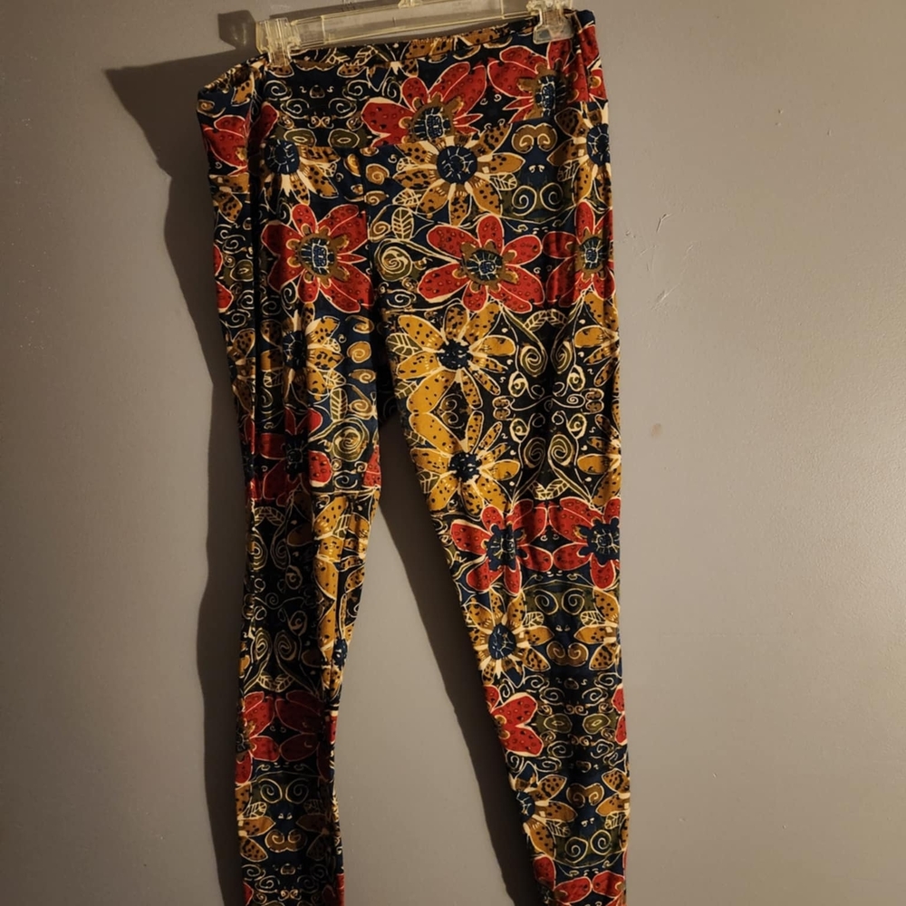 Bold Floral Pattern Stretch Leggings - Black, Mustard & Red
